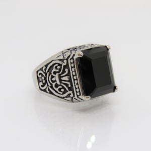 Vintage Jewelry Silver Tone Black Oynx Carved Ring Size 9