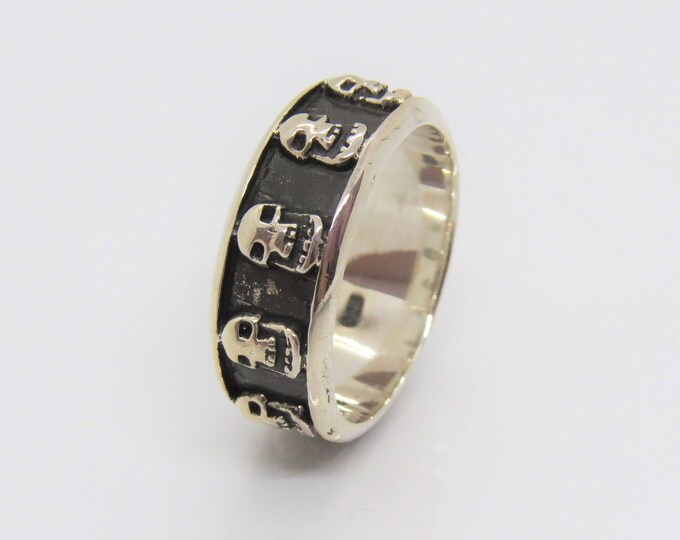 Vintage Sterling Silver Skulls Band Ring Size 9