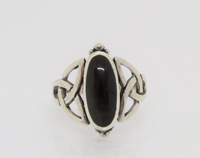 Vintage Celtic Sterling Silver Black Onyx Ring.