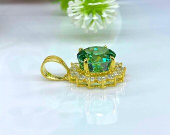 Vintage 15K 610 Solid Gold Round Cut Emerald & White Topaz