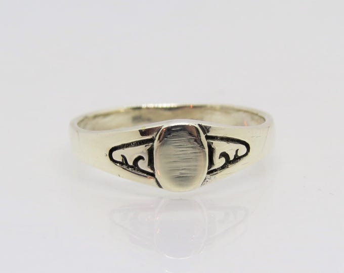 Vintage Sterling Silver Carved Dome Ring Size 8