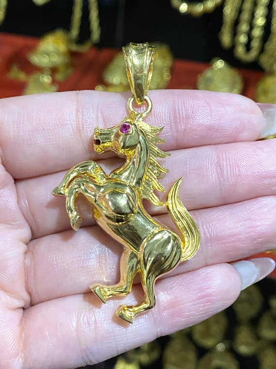 Vintage 15K 610 Solid Yellow Gold Ruby Horse Penda