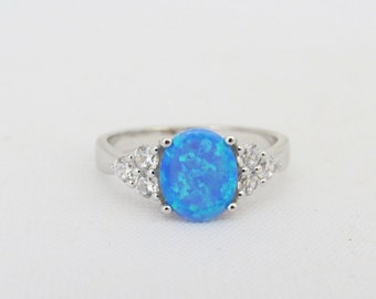 Vintage Sterling Silver Blue Opal & White Topaz Ring.