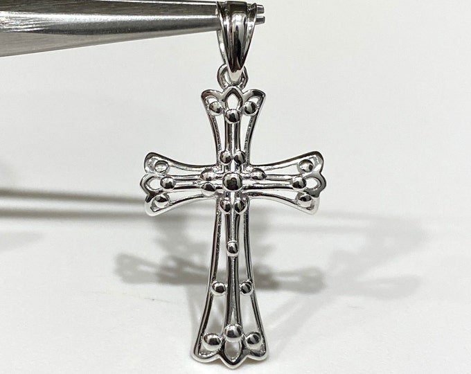 Vintage Sterling Silver Cross Pendant.