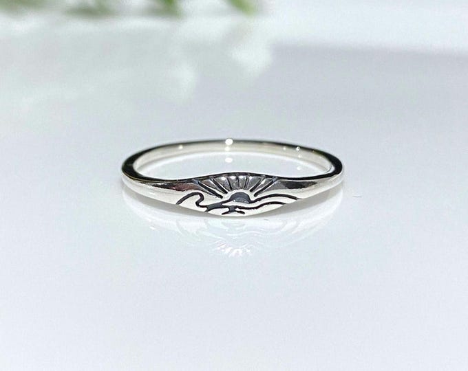 Vintage Sterling Silver Sun Carved Thin Band Ring