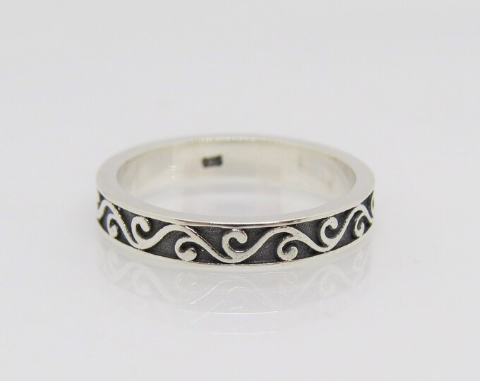 Vintage Sterling Silver Swirly Band Ring Size 7