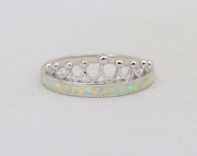 Vintage Sterling Silver White Opal Crown Band Ring Size 9