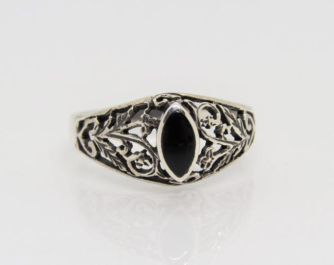 Vintage Sterling Silver Black Onyx Filigree Ring Size 8