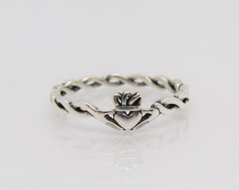 Sterling Silver Claddagh Twisted Band Ring Size 7
