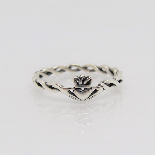 Sterling Silver Claddagh Twisted Band Ring Size 7