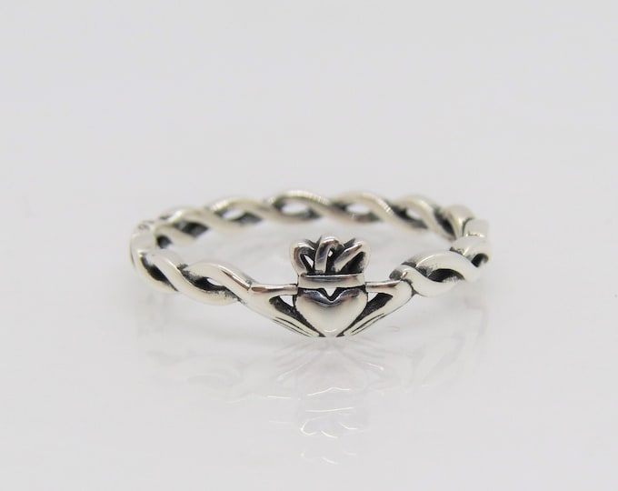 Sterling Silver Claddagh Twisted Band Ring Size 7