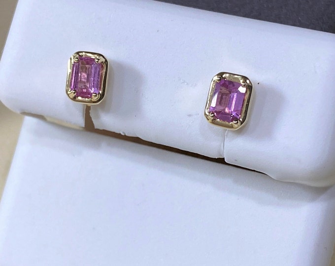 Vintage 14K Solid Yellow Gold Genuine Pink Sapphire Screw back Earrings.