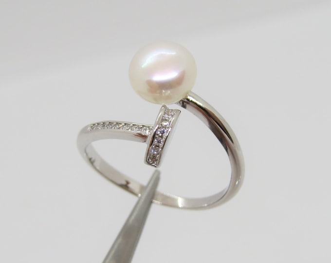 Vintage Sterling Silver White Pearl & White Topaz Adjustable Ring Size 7