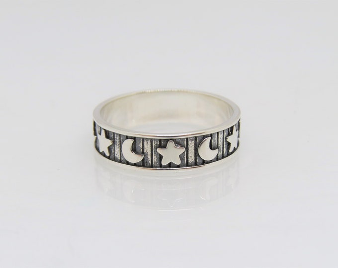 Vintage Sterling Silver Carved Sun & Star Band Ring Size 8
