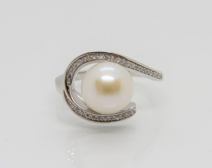 Vintage Sterling Silver White Pearl & White Topaz Ring Size 9