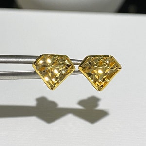 Vintage 18K Solid Yellow Gold Diamond Shape Earrings. image 5