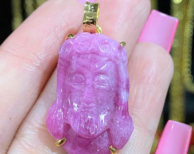 Vintage 18K Solid Yellow Gold 42.7cts Natural Ruby Jesus Head Pendant