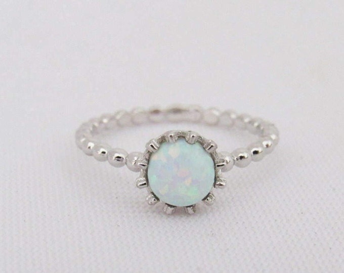 Vintage Sterling Silver White Opal Crown Ring Size 6