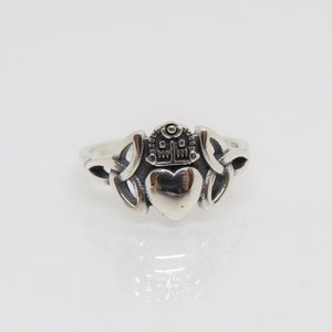 Vintage Claddagh Sterling Silver Ring Size 7