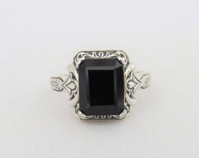 Vintage Sterling Silver Natural Black Onyx Carved Ring Size 7