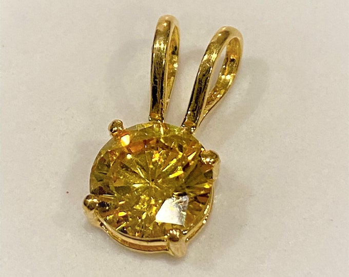 Vintage 18K Solid Gold Round cut Citrine, Amethyst, Blue Sapphire Solitaire Pendant 8MM