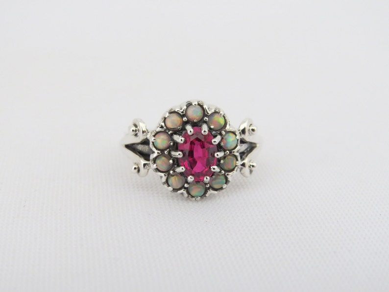Vintage Sterling Silver Ruby /& Opal Cluster Ring Size 8