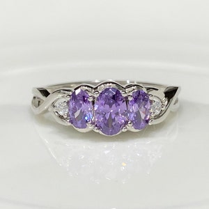 Vintage Sterling Silver Oval Amethyst & White Topaz Three Stone Ring Size 7