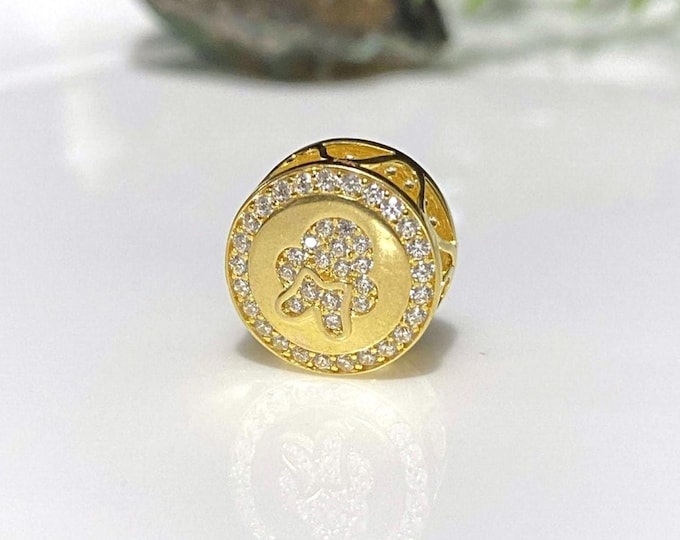 Vintage 14K Solid Yellow Gold White Topaz Charm, Pendant. Make for Bracelet.