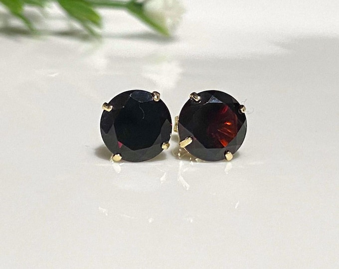 Vintage 14K Solid Yellow Gold 4.08ct Round cut Dark Red Garnet Stud Earrings 8MM