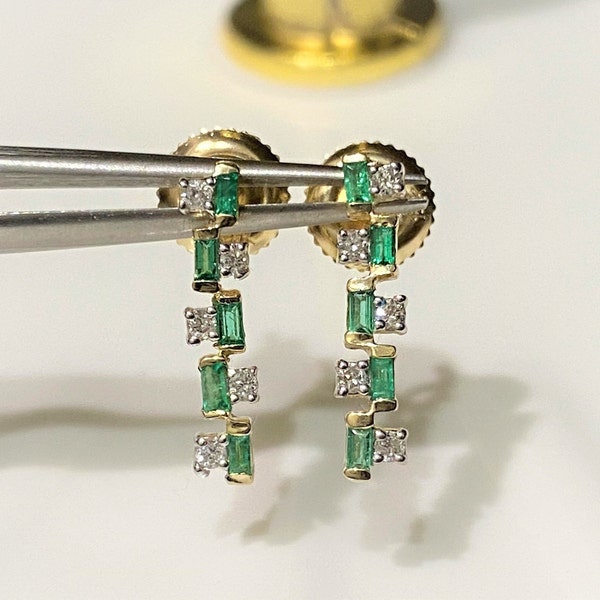 Vintage 14K Solid Yellow Gold Genuine Zambian Emerald & Diamond Screw back Earrings