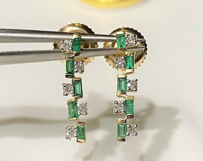 Vintage 14K Solid Yellow Gold Genuine Zambian Emerald & Diamond Screw back Earrings