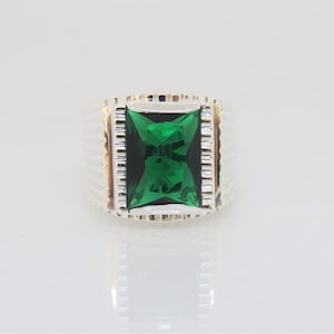 Vintage Sterling Silver Green Emerald Men&#39;s Ring Size 9