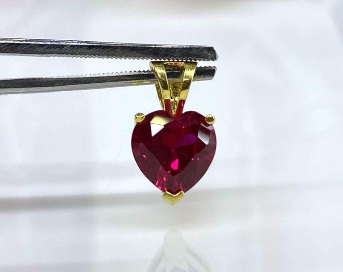 Vintage 15K 610 Solid Gold Ruby Heart Pendant.