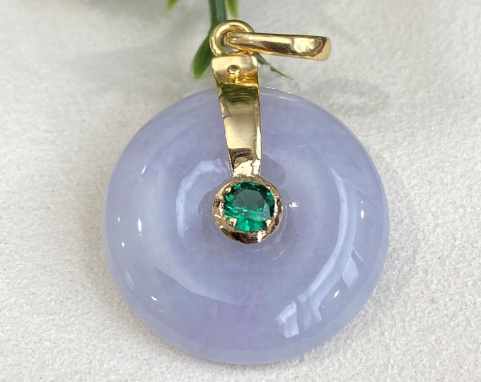 Vintage 18K Solid Yellow Gold Purple Lavender & White Jadeite Jade Emerald Donut Circle Pendant.