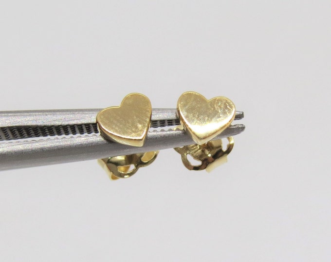 Vintage 14K Solid Yellow Gold Heart Stud Earrings