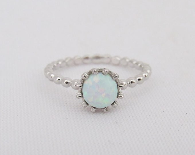 Vintage Sterling Silver White Opal Crown Ring Size 9