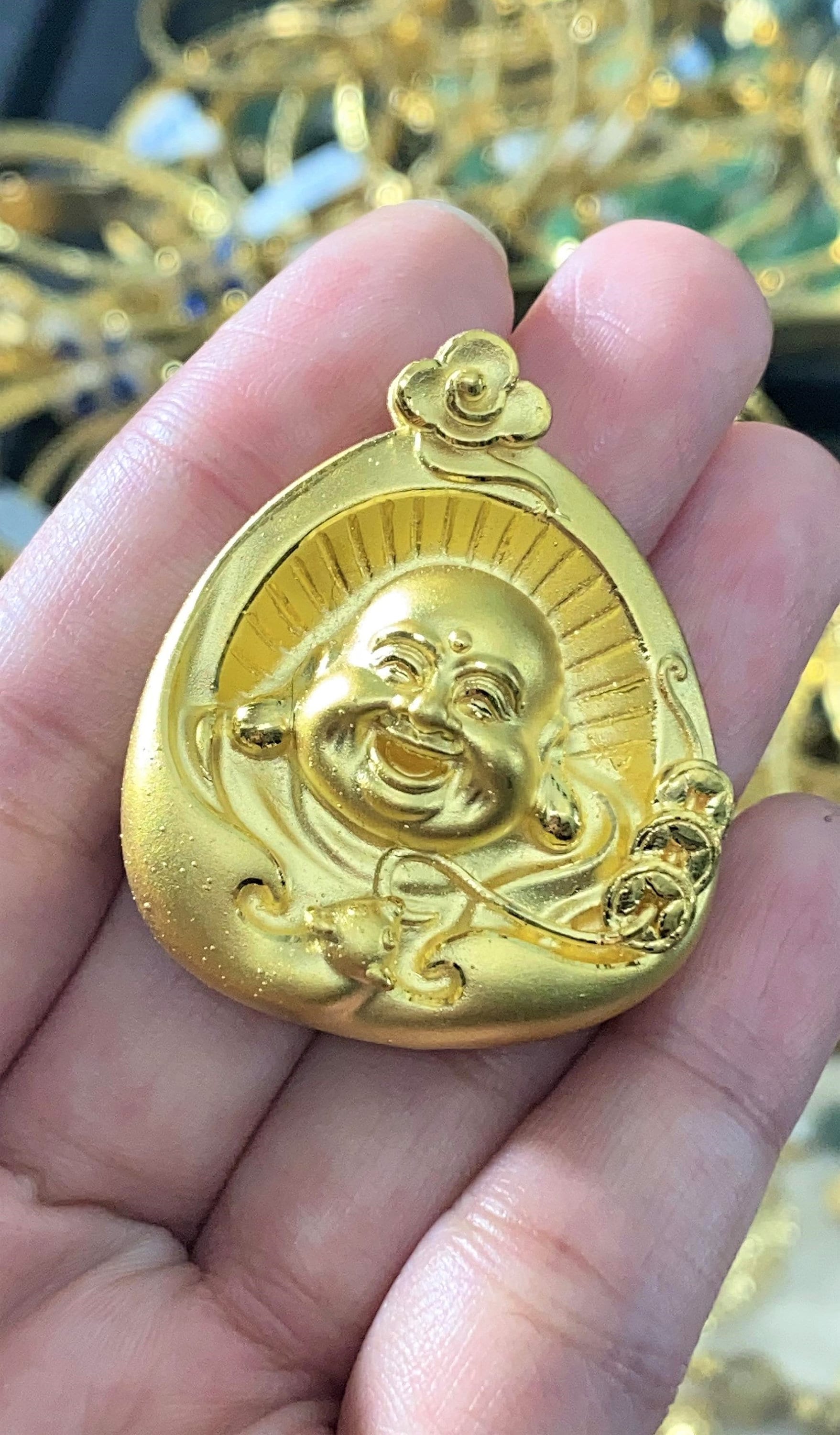 Laughing buddha pendant sale gold