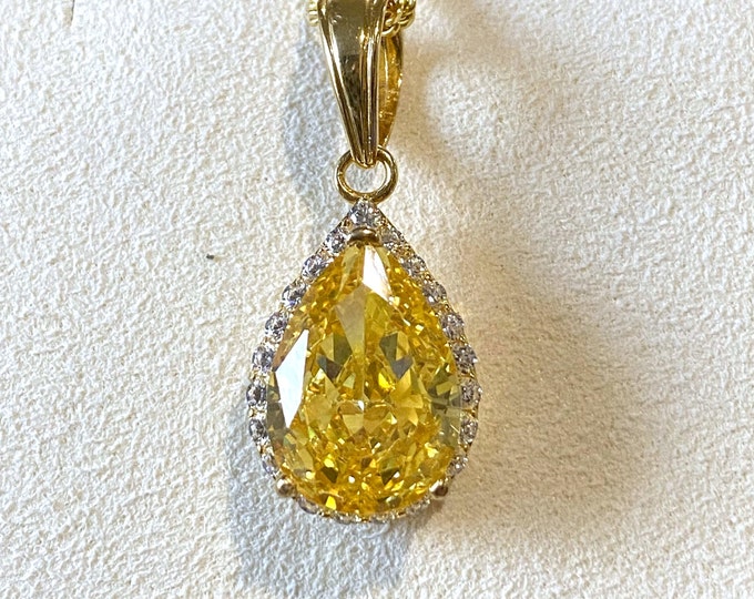 Vintage 15K 610 Solid Gold Pear cut Citrine & White Topaz Pendant.