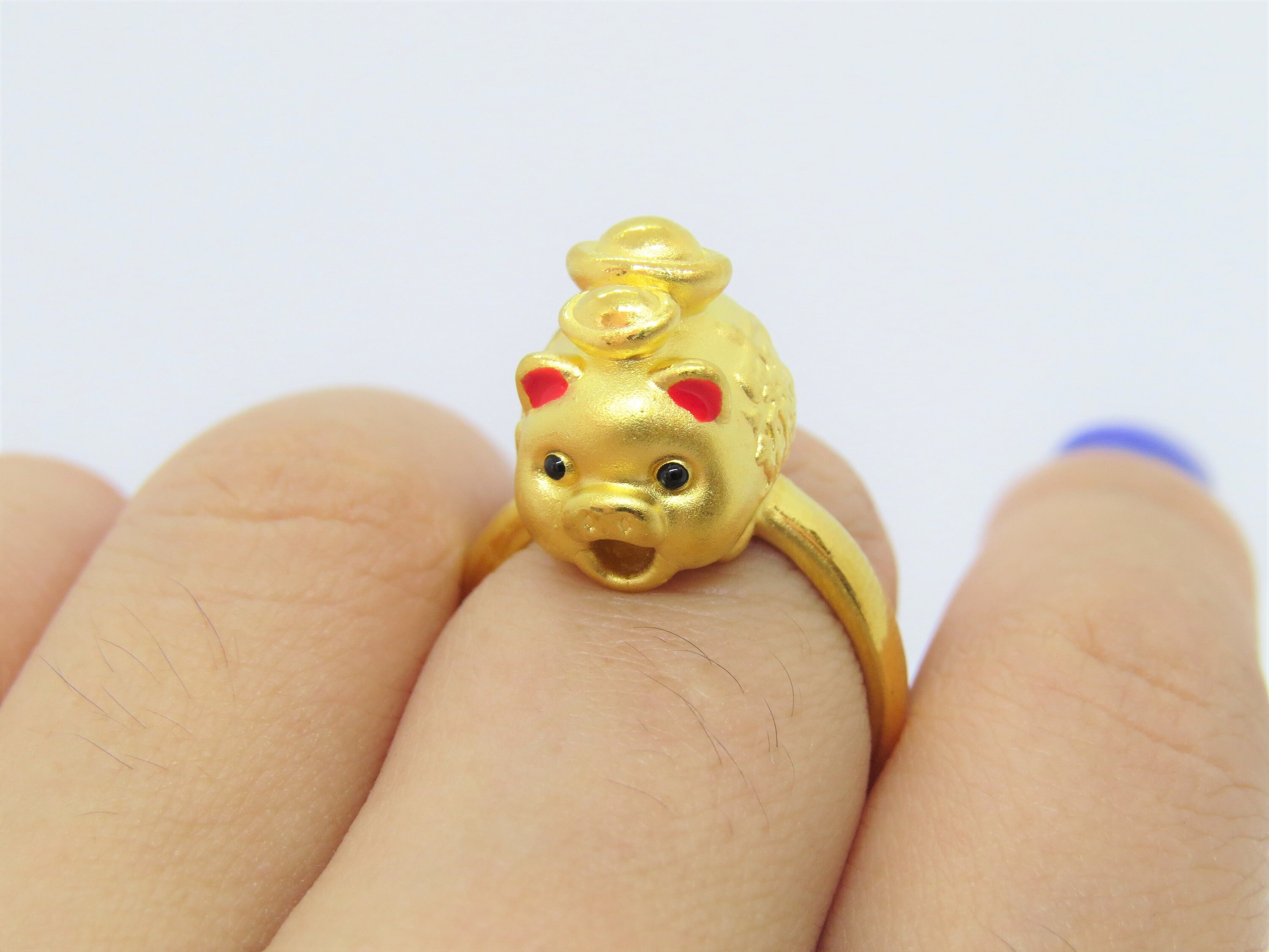 Gold pig best sale ring