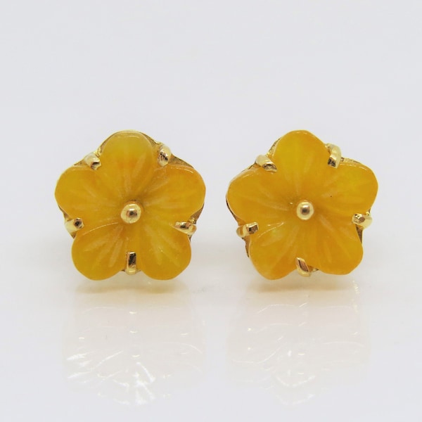 Vintage 18K Solid Gold Yellow Jadeite Jade Flower Earrings