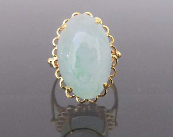 Vintage 18K Solid Yellow Gold Natural Light Green, White Jadeite Jade Ring Size 7.75