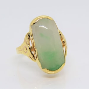 Vintage 18K Solid Yellow Gold Saddle Green, White Jadeite Jade Ring Size 8