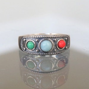 Vintage Sterling Silver Turquoise, Coral & Larimar Ring.