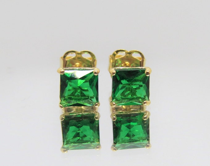 Vintage 14K Solid Yellow Gold Princess cut Emerald Earrings.