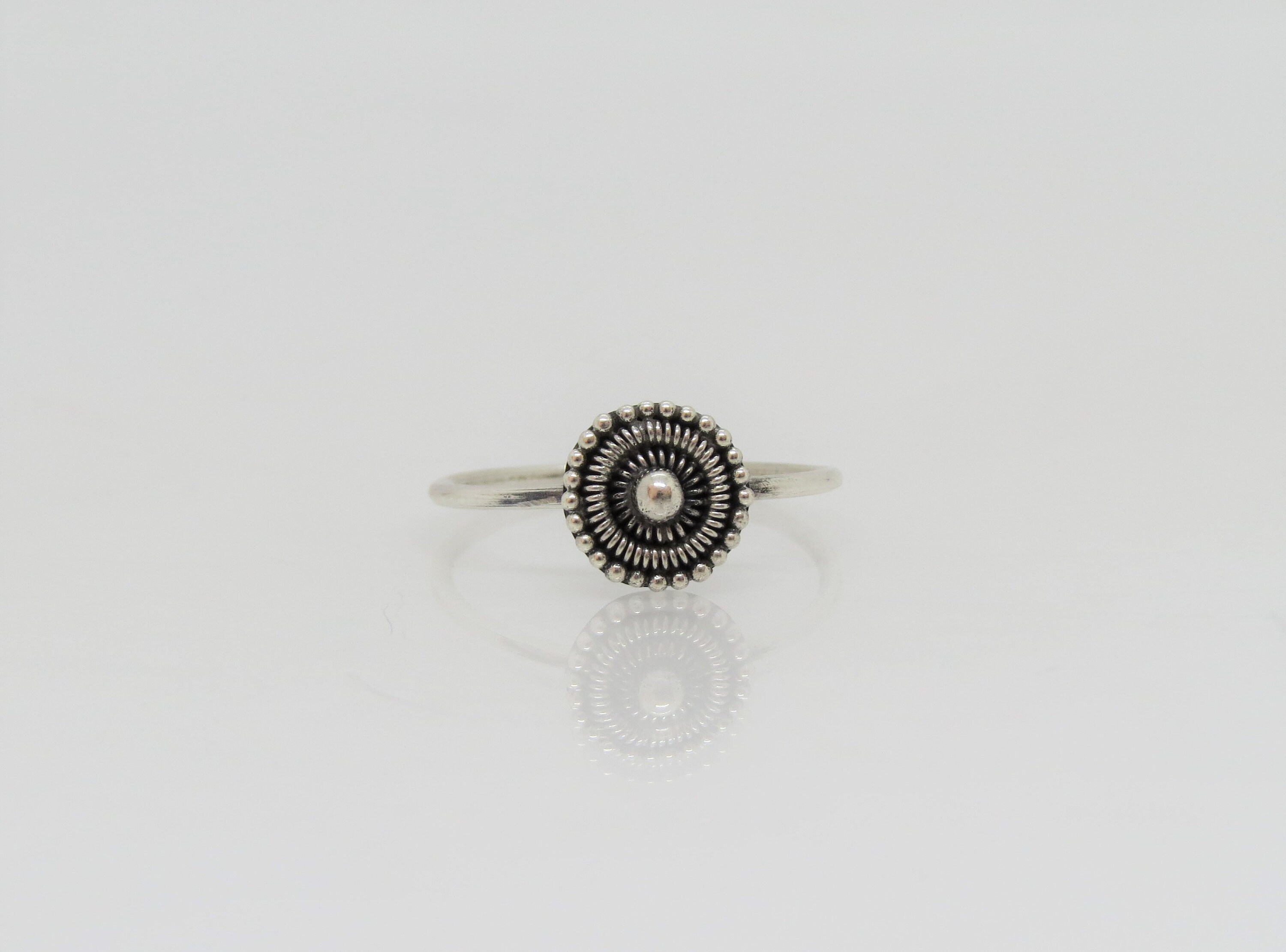 Size 4 8.5 Thin Band Ring Silver Wrapped Stack Coil Chain Bali A3238 Size 4 8.5 Thin Band Ring Silver Wrapped Stack Coil Chain Bali A3238