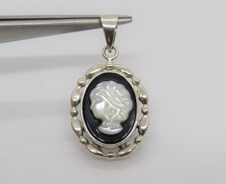 Vintage Sterling Silver Women Portrait Cameo Pendant