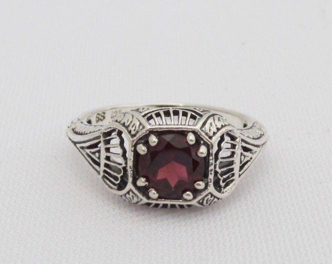 Vintage Sterling Silver Natural Garnet Filigree Ring Size 9