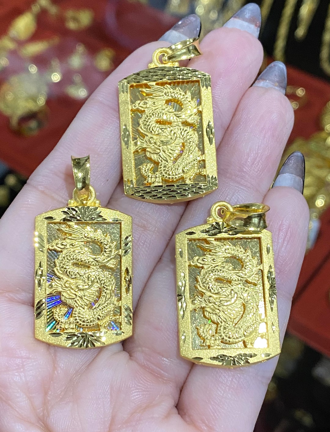 ✨Cartier mini plate 龍　Dragon✨ Vintage 23K 980 Solid Pure Gold Diamond Cut Dragon Pendant