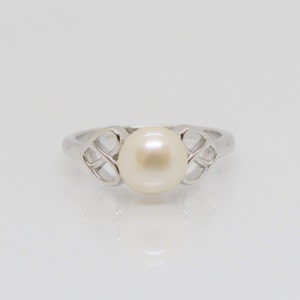Vintage Sterling Silver Fresh Water Pearl Celtic Ring Size 8