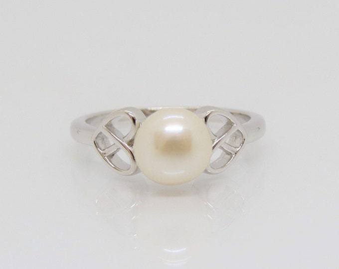 Vintage Sterling Silver Fresh Water Pearl Celtic Ring Size 8